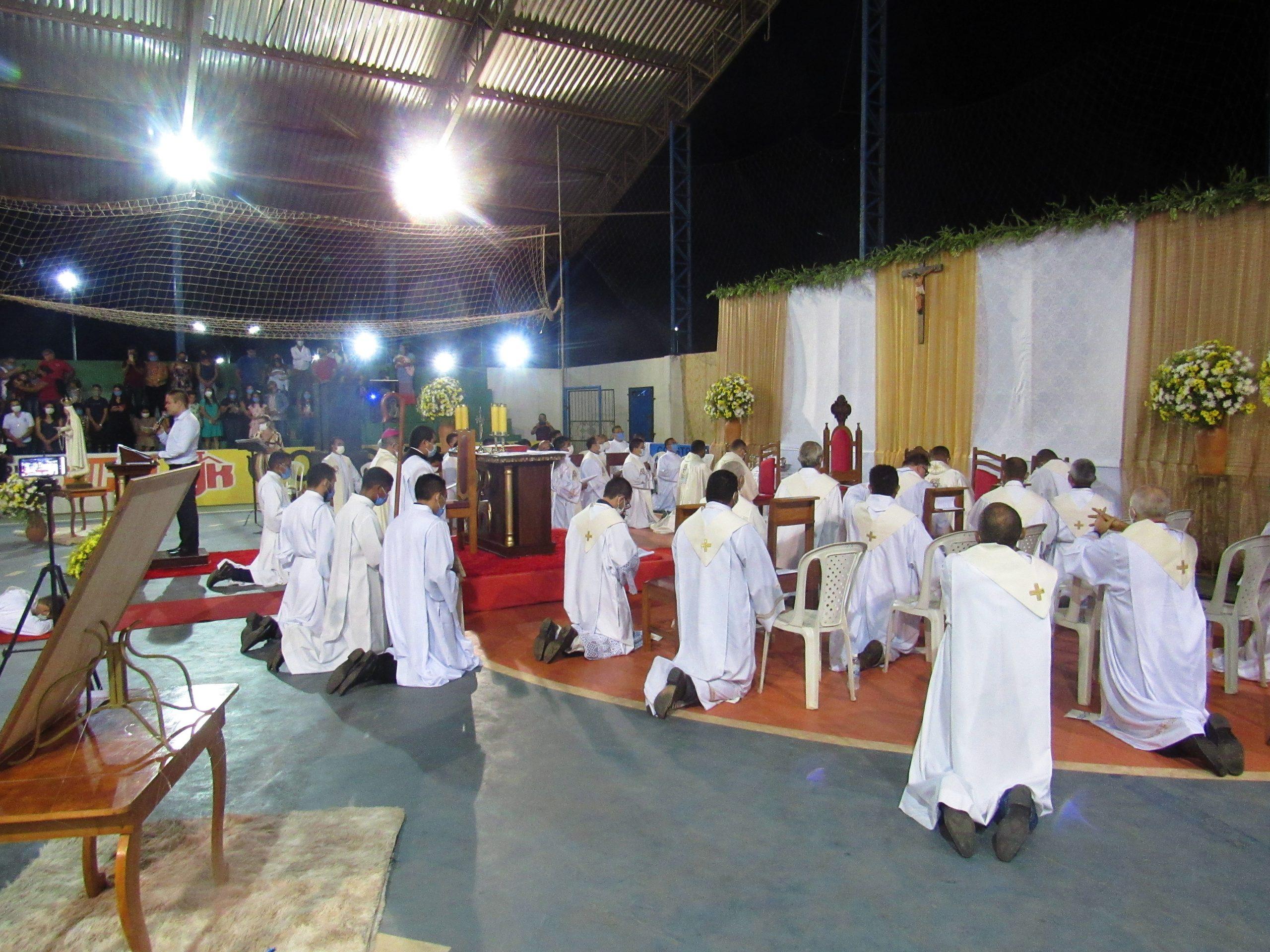 Ordenação Presbiteral do Diácono Irlas Soares das Virgens é realizada na Paróquia Cristo Rei em Pacajá/PA — imagem 7