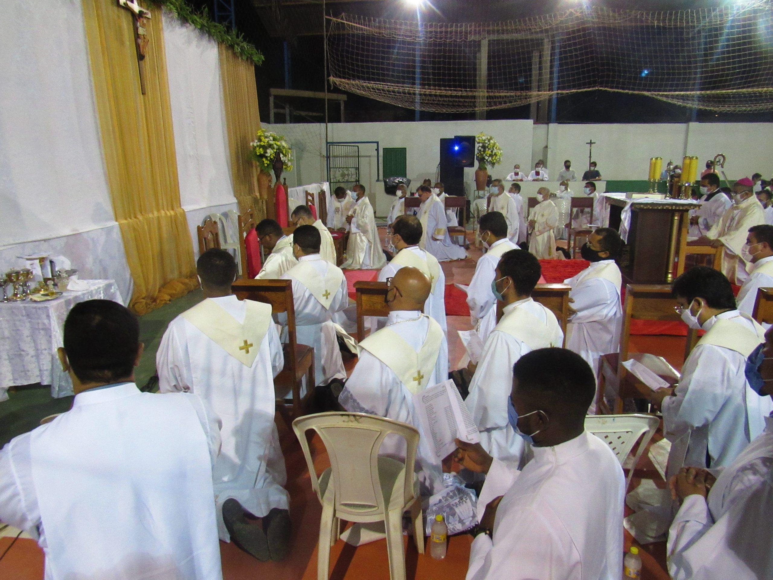 Ordenação Presbiteral do Diácono Irlas Soares das Virgens é realizada na Paróquia Cristo Rei em Pacajá/PA — imagem 9