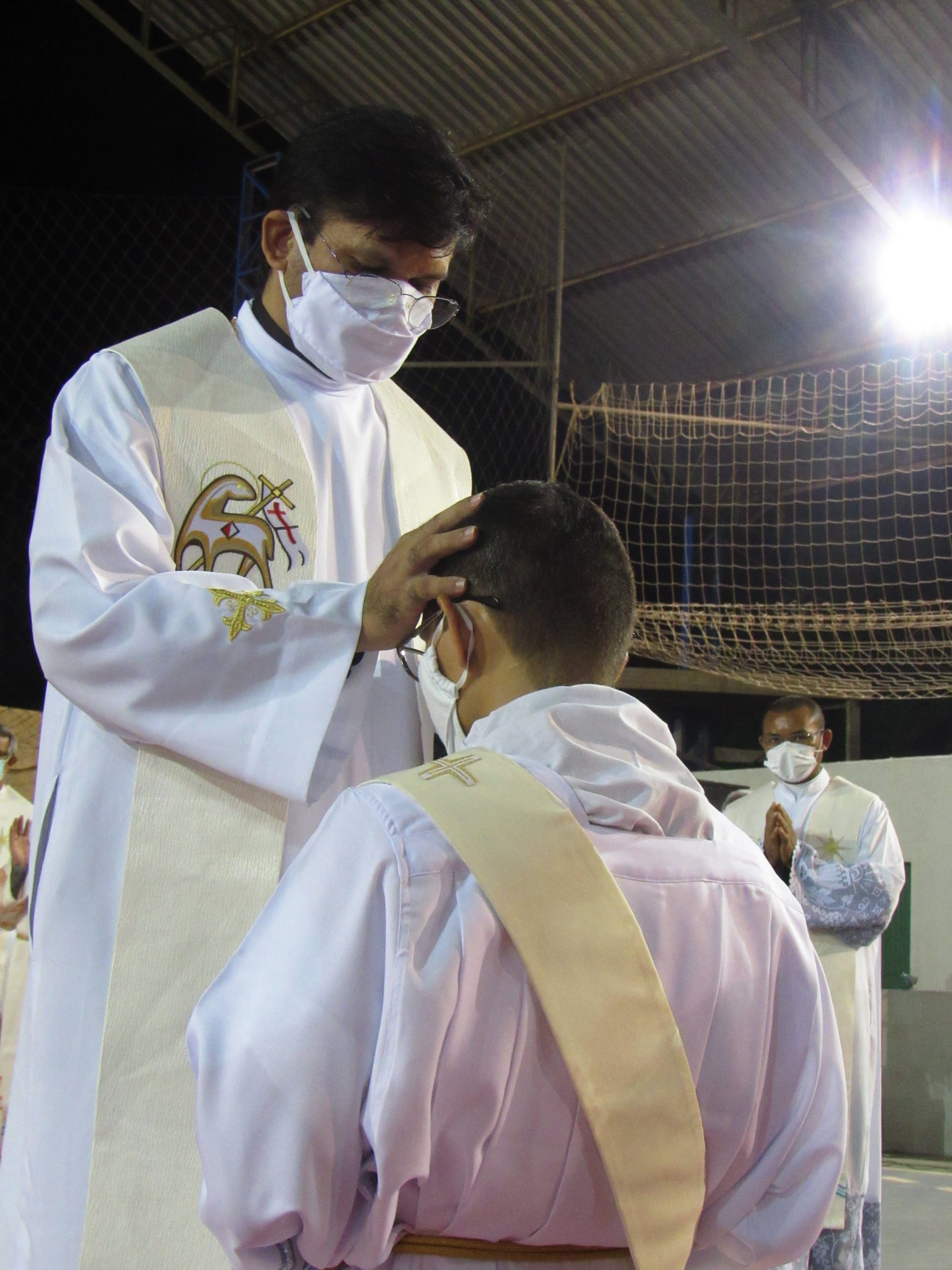 Ordenação Presbiteral do Diácono Irlas Soares das Virgens é realizada na Paróquia Cristo Rei em Pacajá/PA — imagem 32