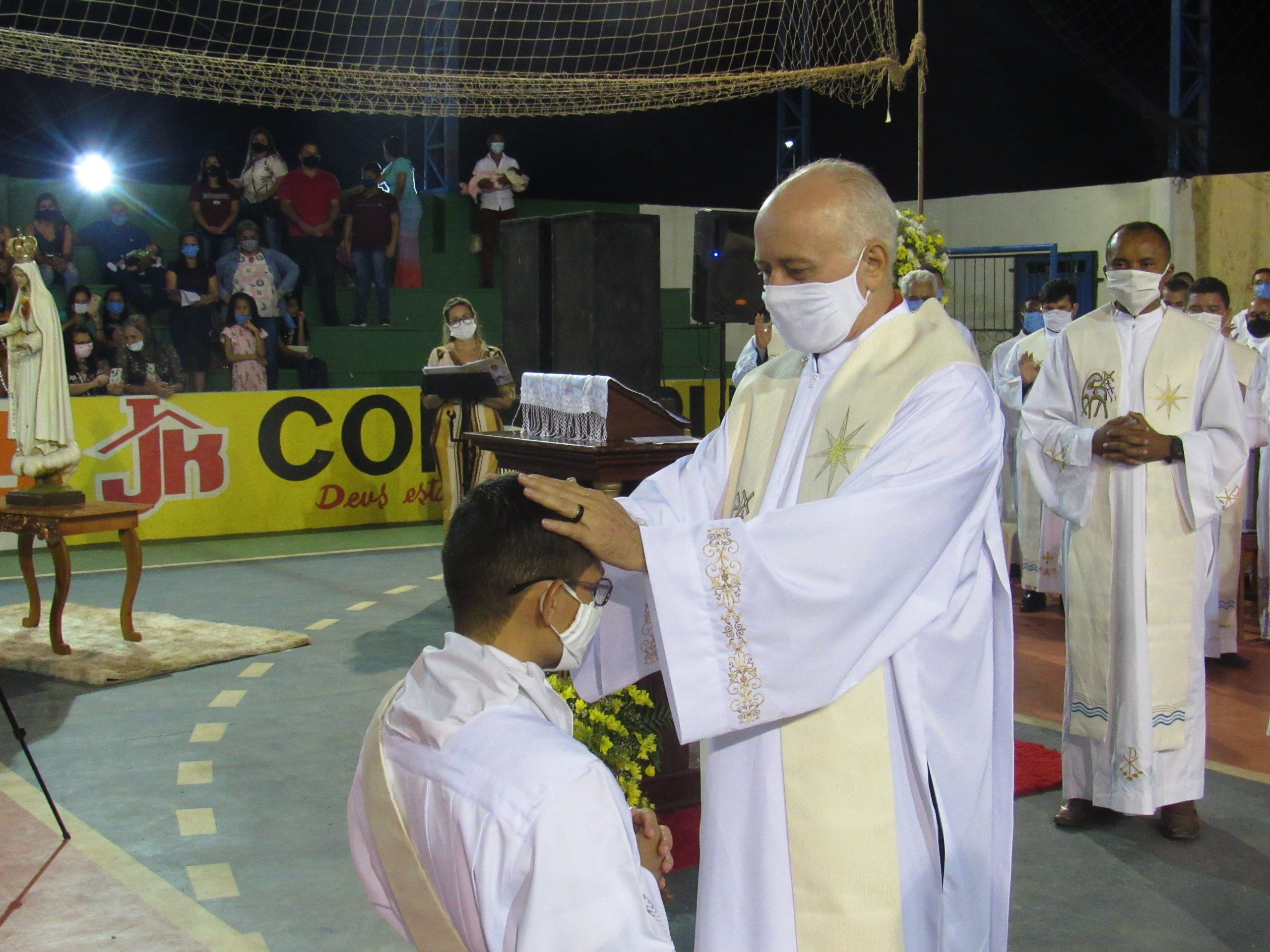 Ordenação Presbiteral do Diácono Irlas Soares das Virgens é realizada na Paróquia Cristo Rei em Pacajá/PA — imagem 40