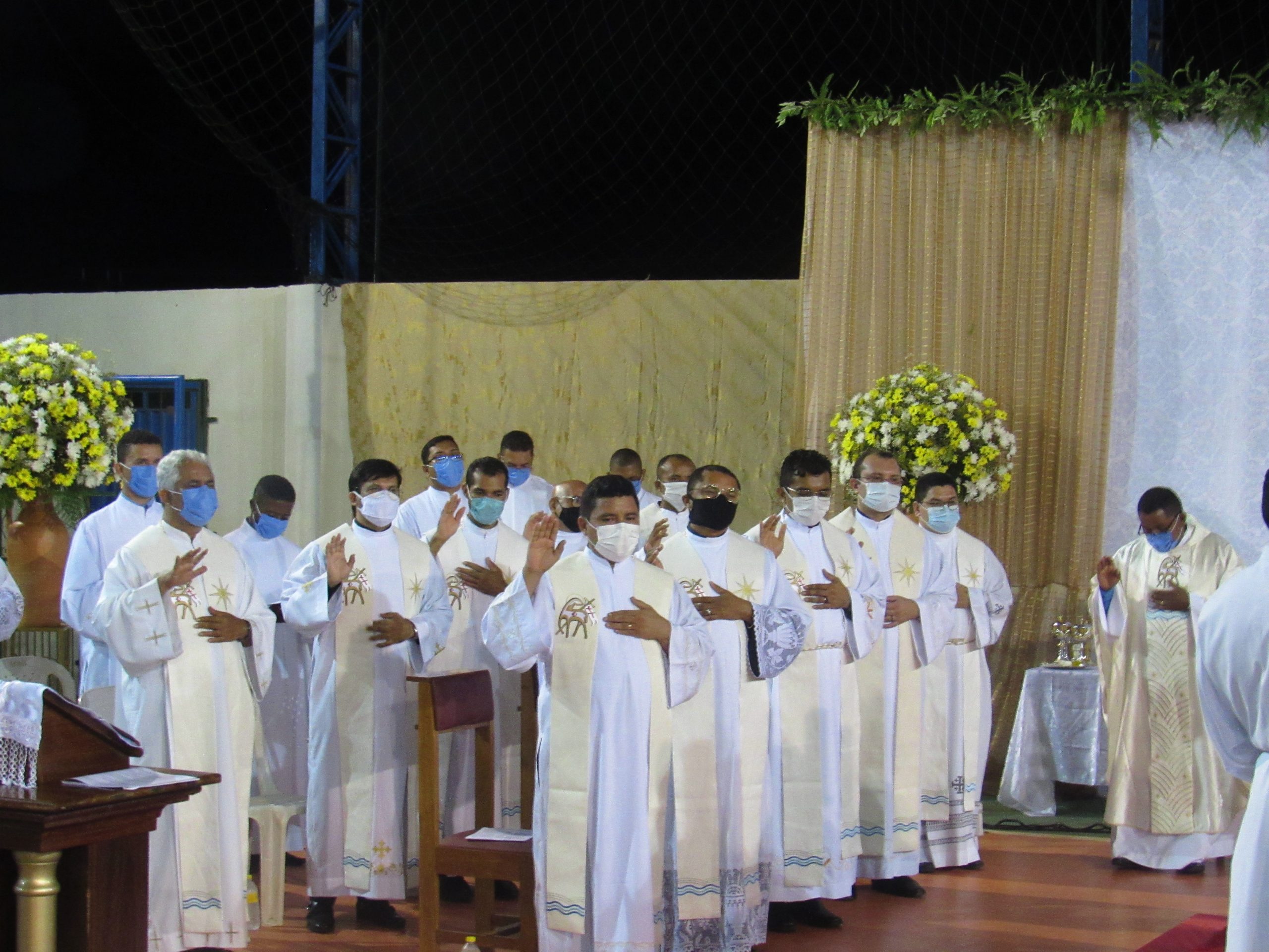 Ordenação Presbiteral do Diácono Irlas Soares das Virgens é realizada na Paróquia Cristo Rei em Pacajá/PA — imagem 44