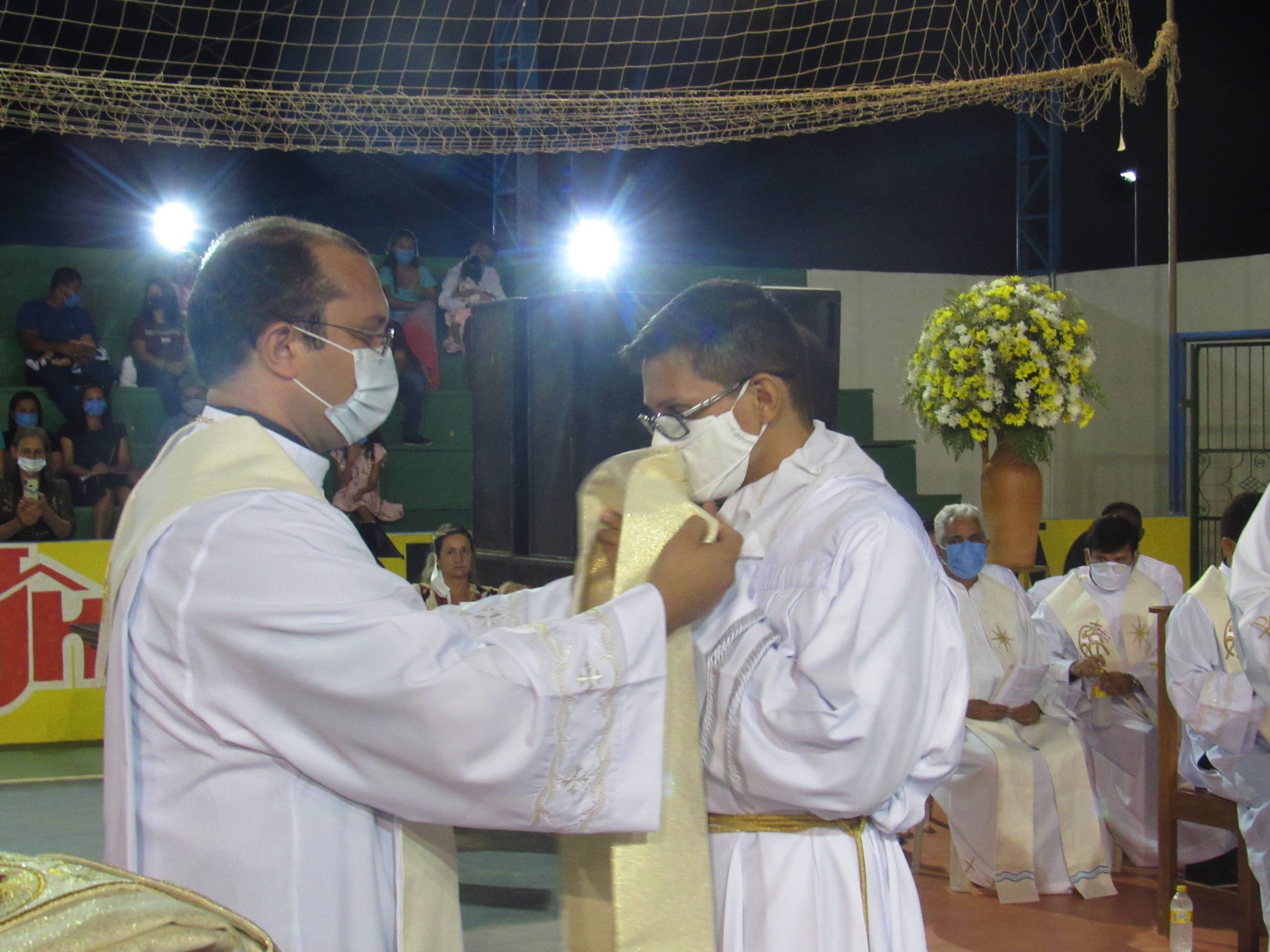 Ordenação Presbiteral do Diácono Irlas Soares das Virgens é realizada na Paróquia Cristo Rei em Pacajá/PA — imagem 46