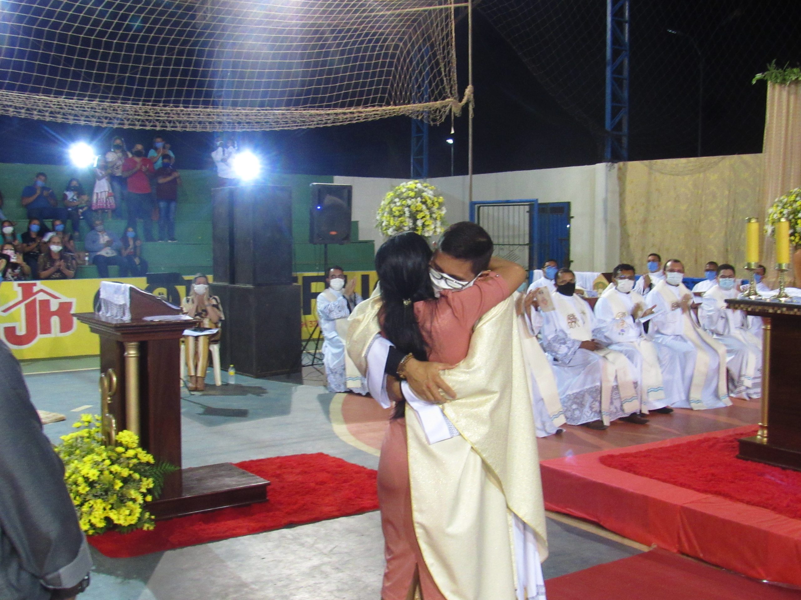Ordenação Presbiteral do Diácono Irlas Soares das Virgens é realizada na Paróquia Cristo Rei em Pacajá/PA — imagem 70